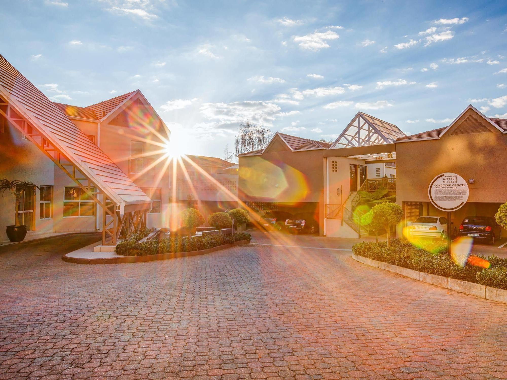 יוהנסבורג Courtyard Hotel Sandton מראה חיצוני תמונה