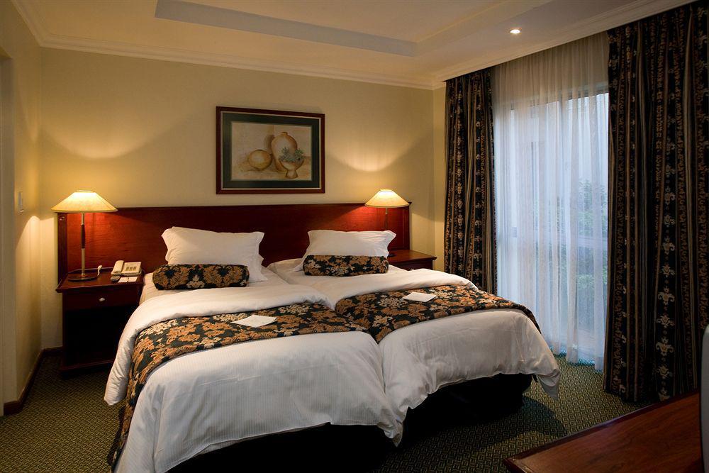 יוהנסבורג Courtyard Hotel Sandton מראה חיצוני תמונה