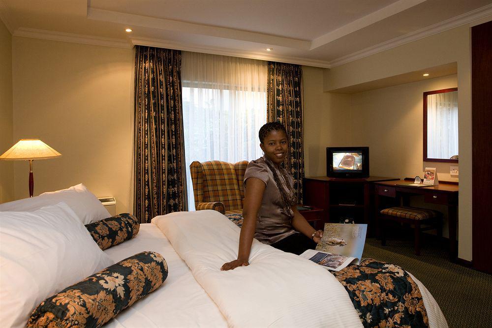 יוהנסבורג Courtyard Hotel Sandton מראה חיצוני תמונה