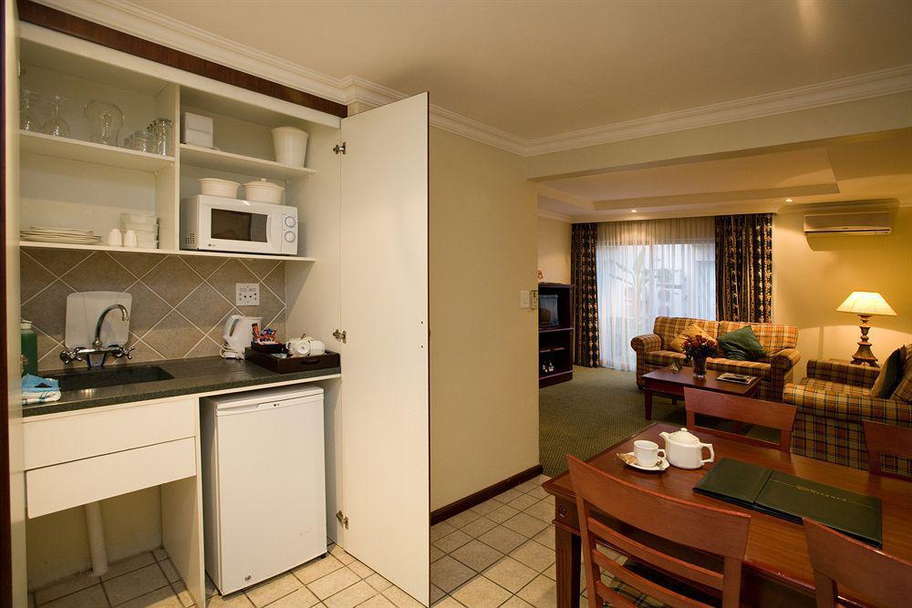 יוהנסבורג Courtyard Hotel Sandton מראה חיצוני תמונה