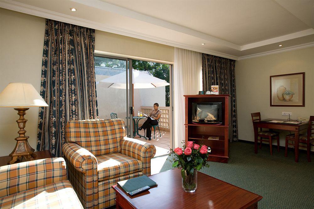 יוהנסבורג Courtyard Hotel Sandton מראה חיצוני תמונה