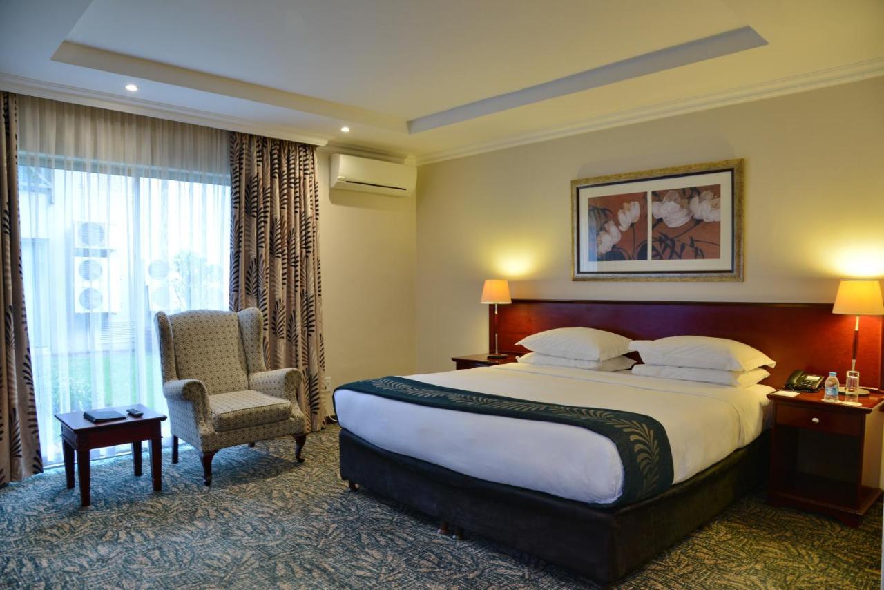 יוהנסבורג Courtyard Hotel Sandton מראה חיצוני תמונה