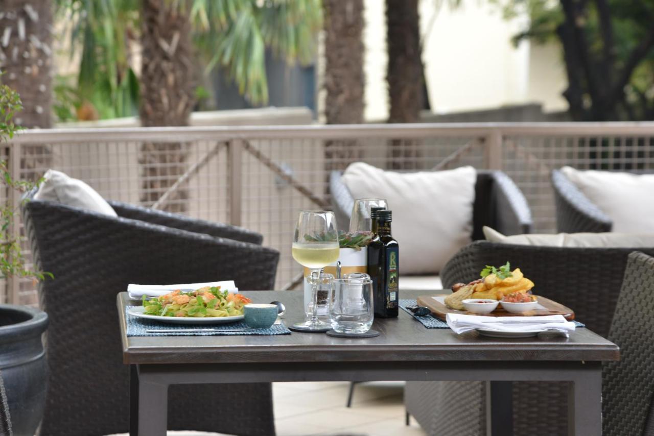 יוהנסבורג Courtyard Hotel Sandton מראה חיצוני תמונה